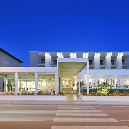 Hotel Serenella アグローポリ エクステリア 写真