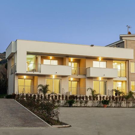 Hotel Serenella アグローポリ エクステリア 写真