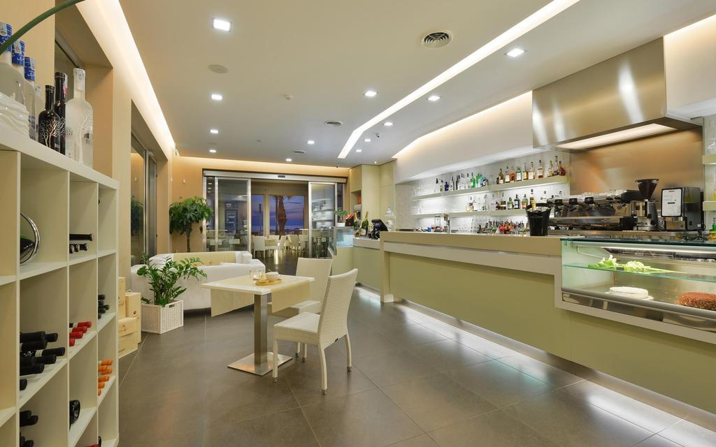 Hotel Serenella アグローポリ エクステリア 写真