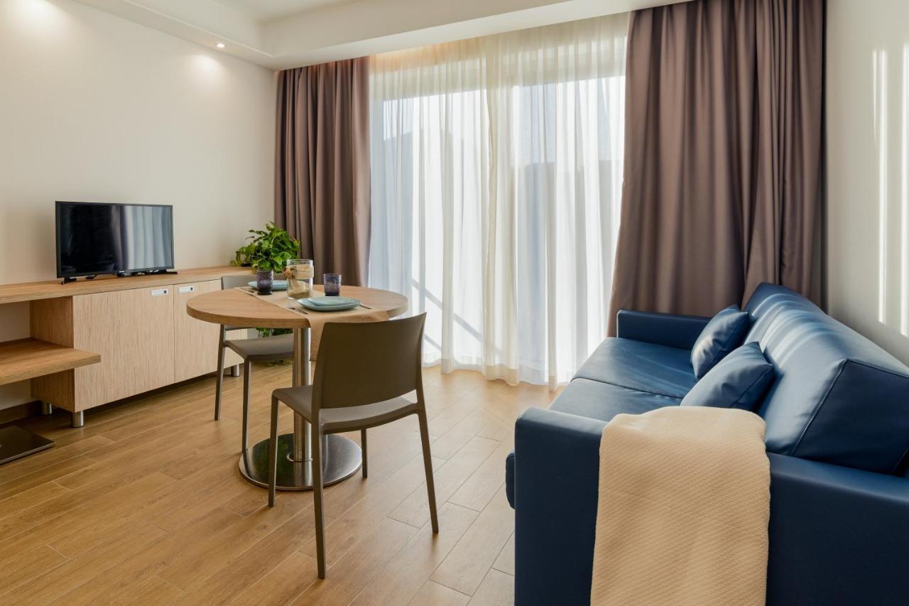 Hotel Serenella アグローポリ エクステリア 写真